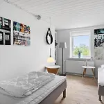 Semesterbostad 6 Bedroom Amazing In Glesborg