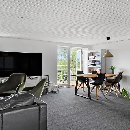 6 Bedroom Amazing In * Glesborg