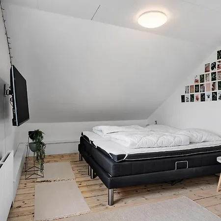 6 Bedroom Amazing In Holiday home