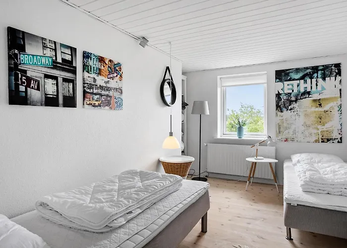 Dom wakacyjny 6 Bedroom Amazing In Glesborg