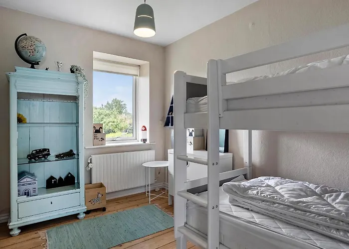 6 Bedroom Amazing In * Glesborg
